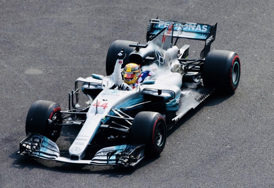 Brilla Axalta en la escudería Mercedes-AMG Petronas Motorsport en la F1
