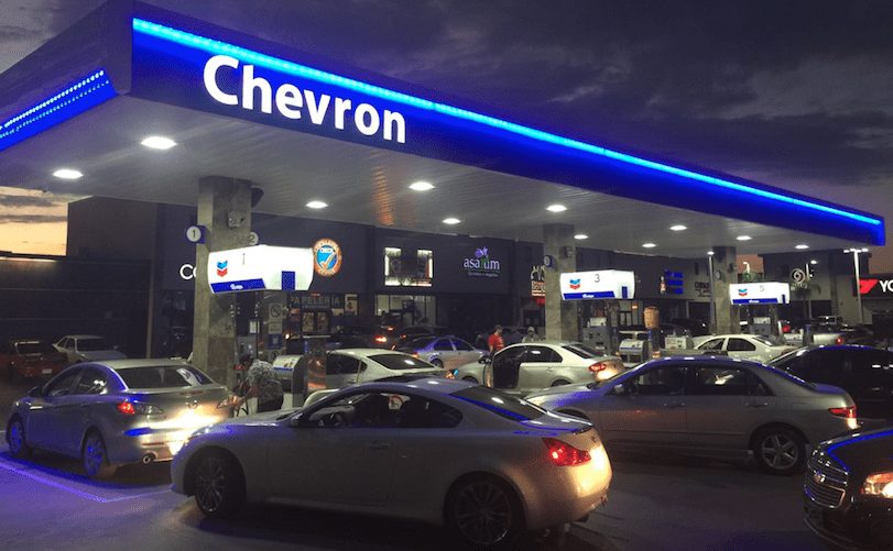 Chevron firma acuerdo con Redco para abrir gasolineras