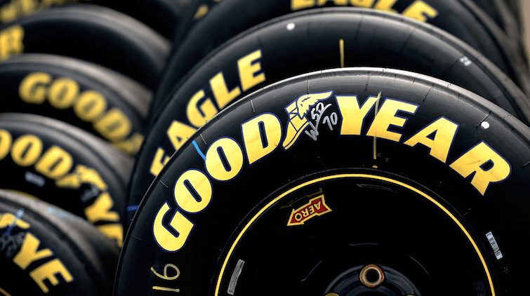 Produce Goodyear 100,000 neumáticos para NASCAR al año