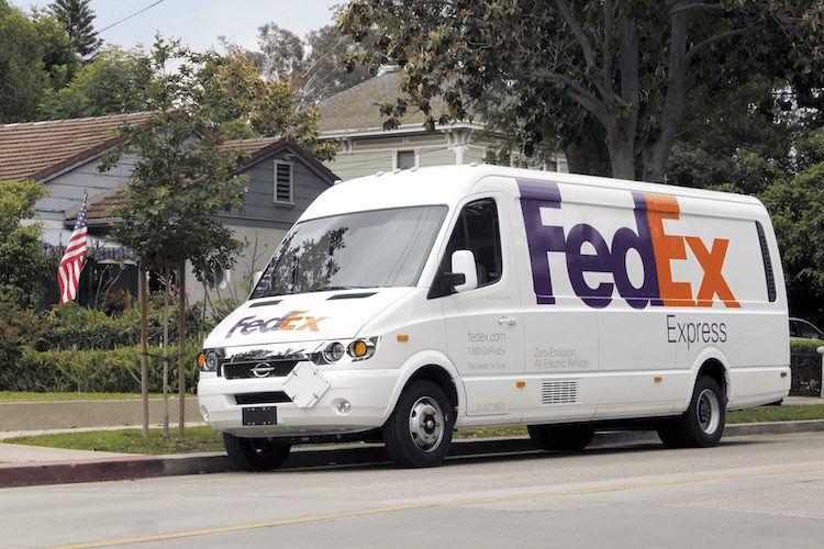Ahora FedEx entrega paquetes los domingos