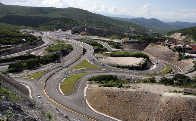 Avanza la reconstrucción carretera de Guerrero