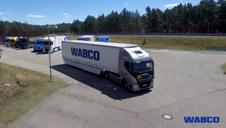 Firma WABCO acuerdo global con Daimler