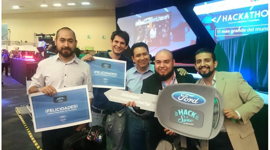 Presenta Ford a ganadores del Hack n Sync