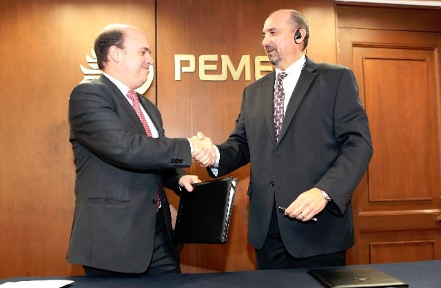 Firma Pemex contrato para la utilización de sus ductos