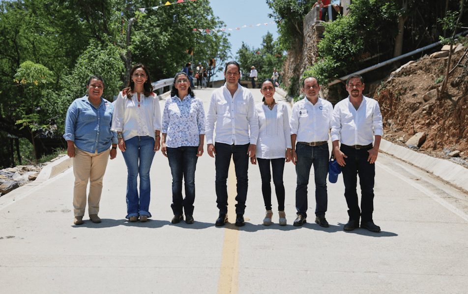 Mejoran los caminos en Querétaro