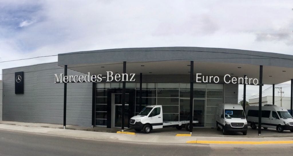 Abre Mercedes-Benz 4ª distribuidora exclusiva de vanes