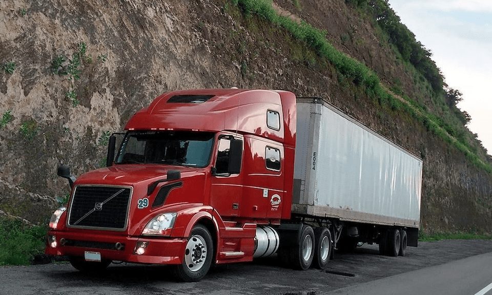 A la baja pedidos de camiones en NA