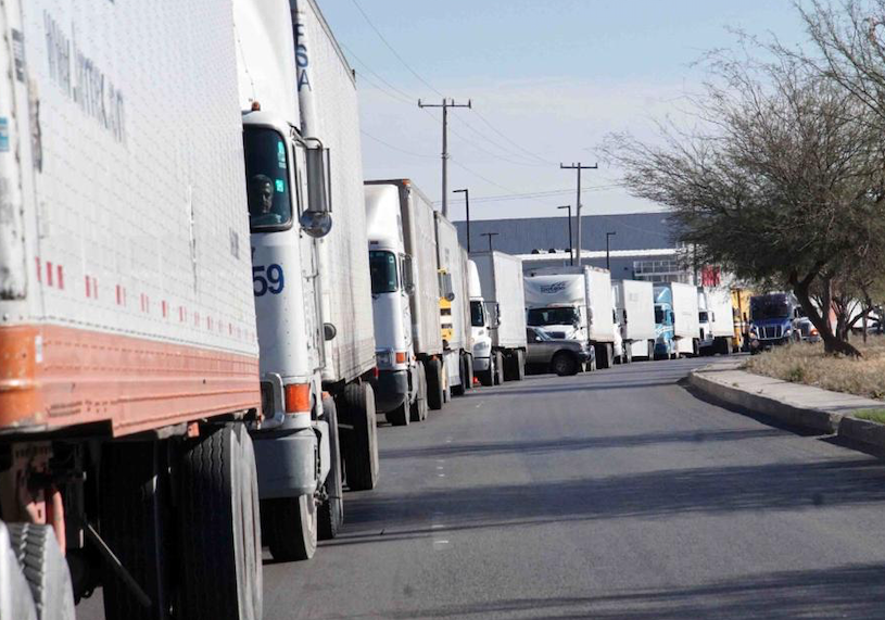 Se pierden 20 mdd por lentitud de cruces de camiones de carga en Juárez
