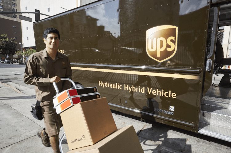 UPS - Hybrid vehicle-Magazzine del Transporte