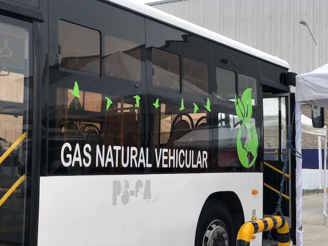 Realizan Feria de transporte ecológico a GNV