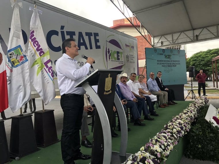 Impulsa Nuevo León la profesionalización del autotransporte