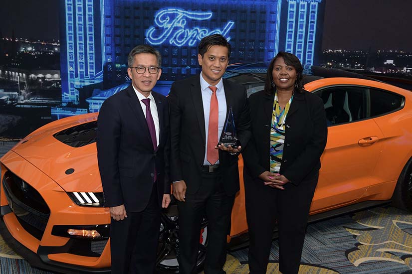 Ford premia a Pirelli