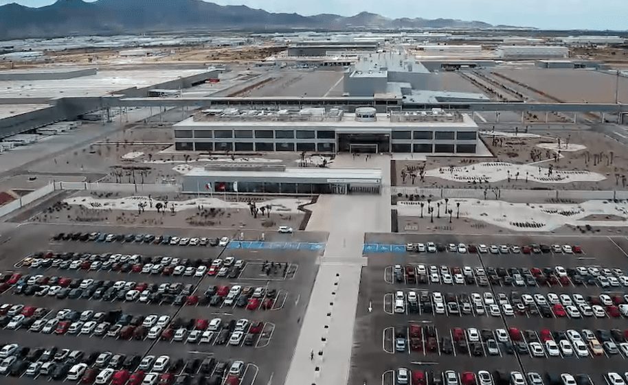 Inaugura BMW planta en San Luis Potosí