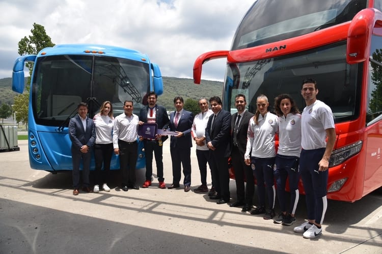 Chivas viaja en buses Premium de MAN