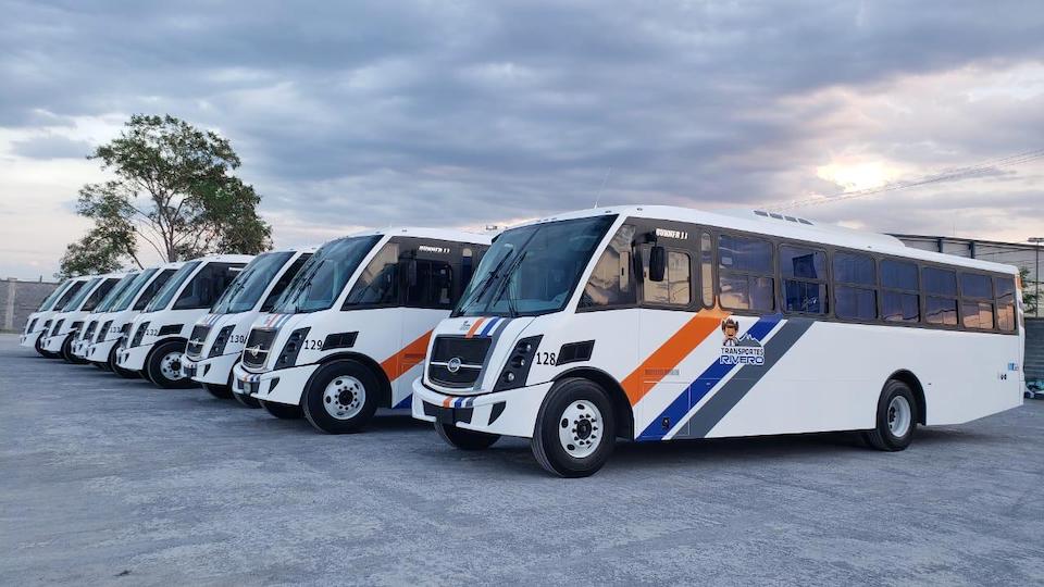 Grupo Rivero suma 9 autobuses DINA a su flota
