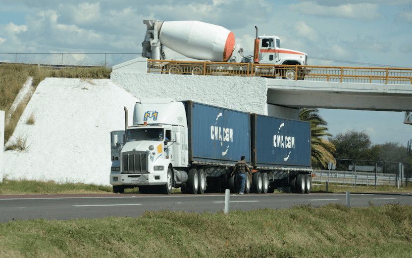 Caen 46% ventas del autotransporte de carga