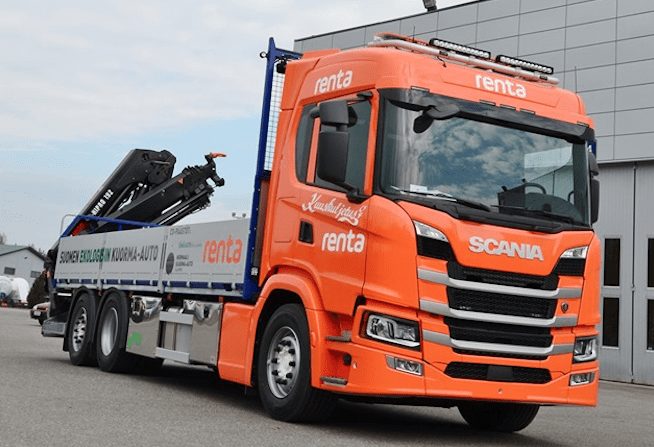 Opera en Finlandia camión Scania GNL enchufable