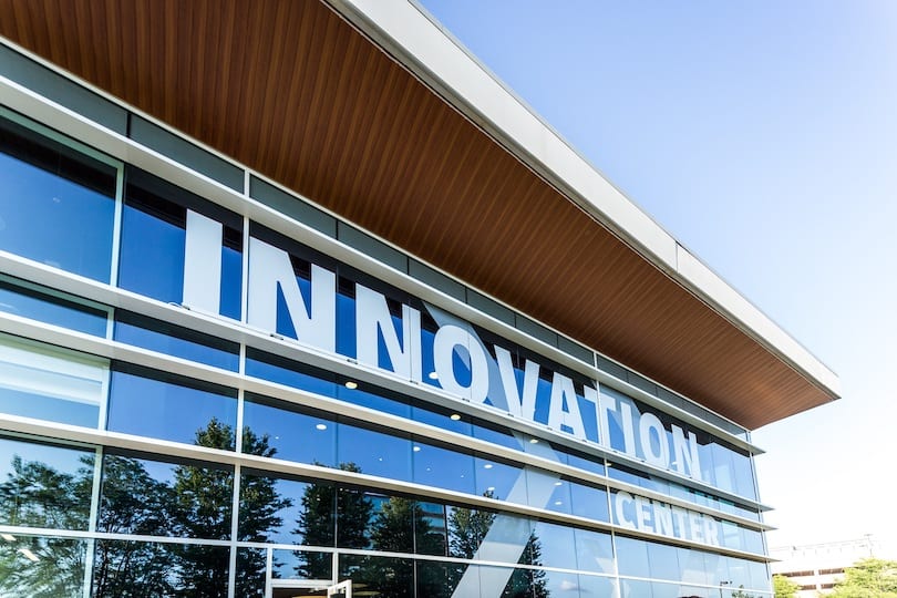 Abre DHL centro de innovación en EU
