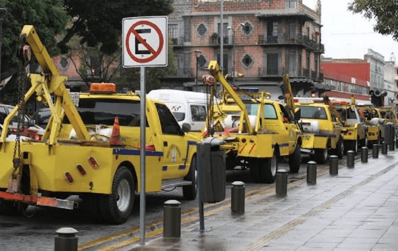 Regulan servicio de grúas y corralones en Puebla