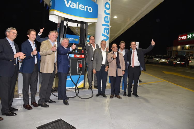 Inicia Valero red de gasolineras en México