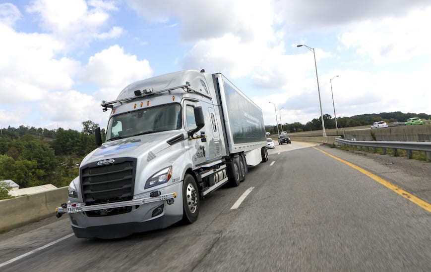 Incrementará Daimler Trucks pruebas con tecnología automatizada