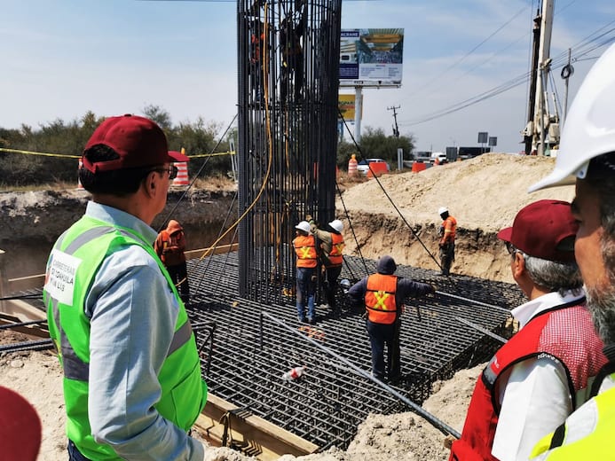 Avanzan obras carreteras en Nuevo León