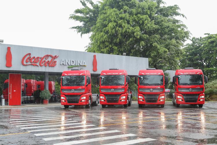 Coca-Cola Andina recibe 10 extra pesados Meteor
