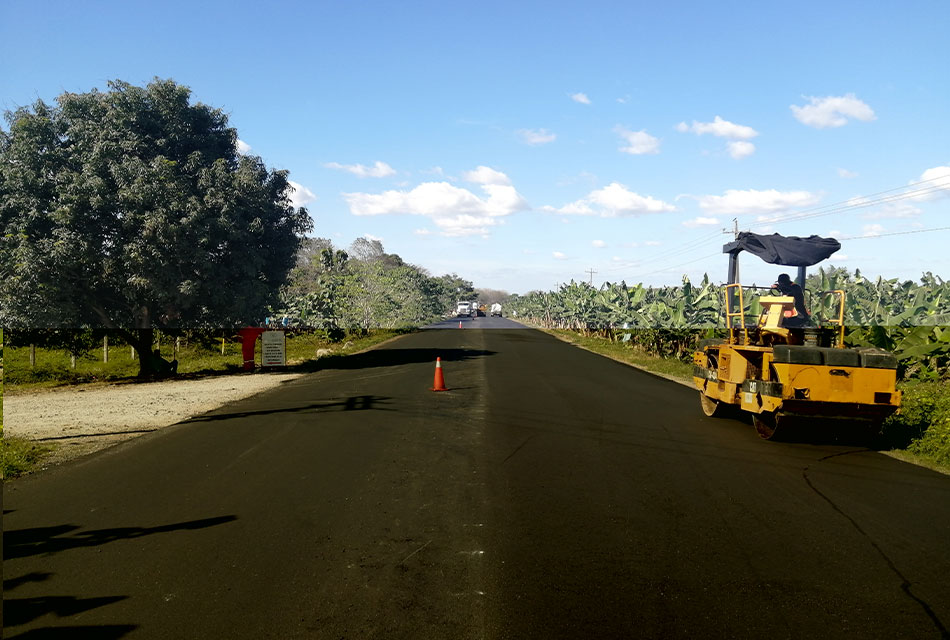 Avanza reconstrucción en carreteras de Tabasco