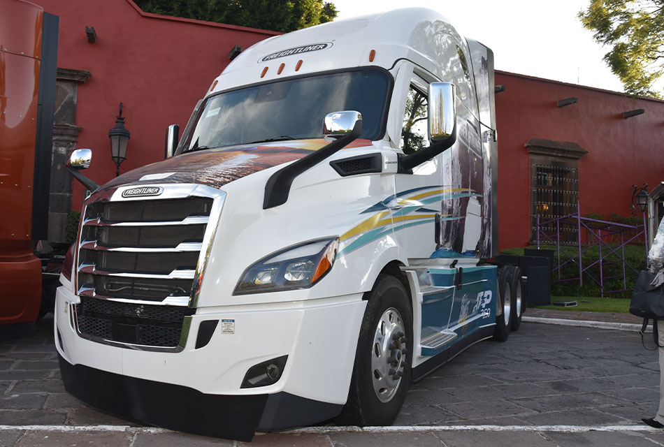 Detroit Assurance y Enlace Freightliner elevan CTO