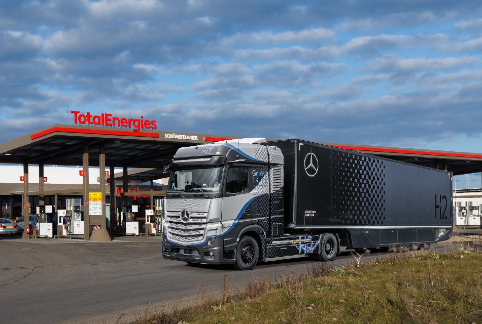 Total Energies y Daimler Trucks trabajan en un ecosistema de hidrógeno