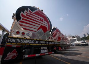 30 autotanques última milla de Pemex en operación