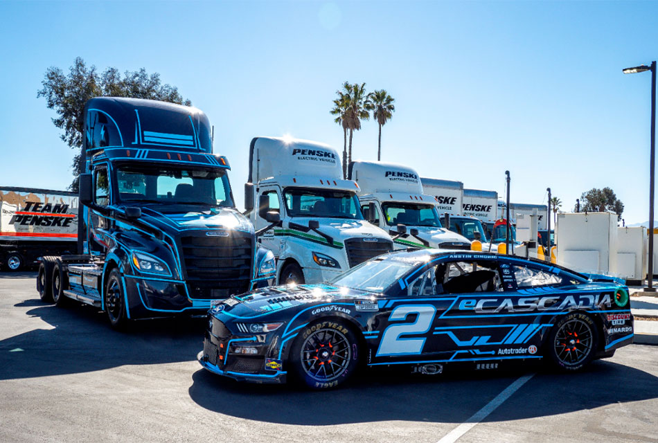 eCascadia de Freightliner marca historia en la NASCAR 