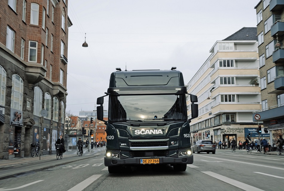 Scania-entregara-mas-de-100-camiones-electricos-en-Dinamarca