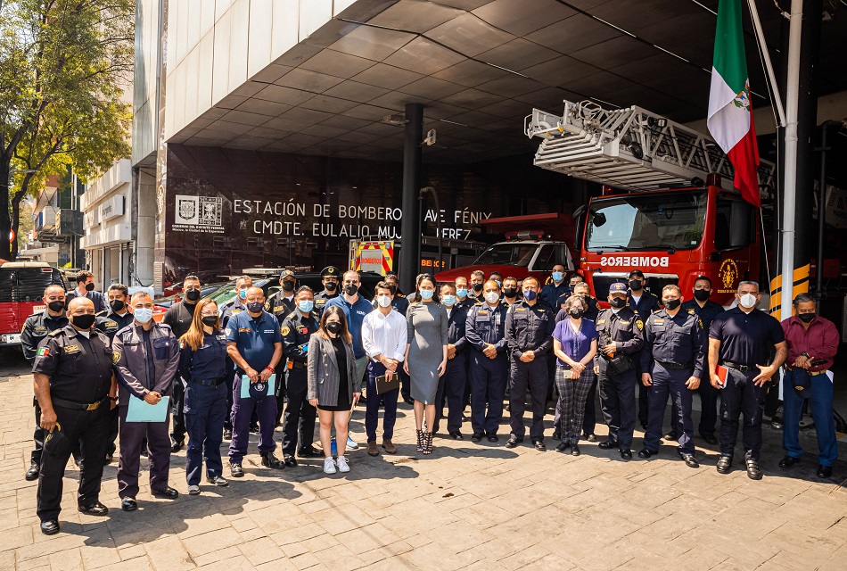 VEMO estrecha lazos con los bomberos de la CDMX