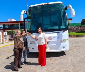 DIF-Zacatecas-recibe-autobus-de-Omnibus-de-Mexico