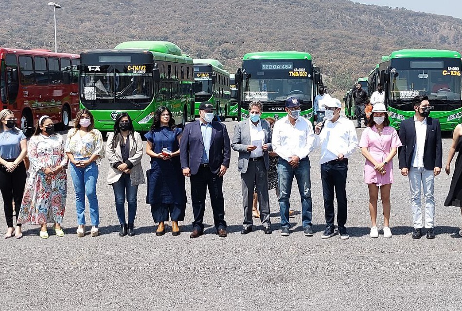Dan banderazo de salida a 202 autobuses en Jalisco