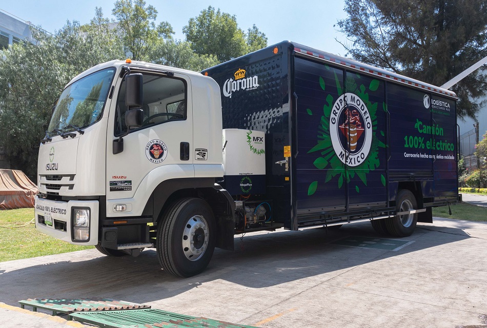 Presenta-Modelo-su-primer-camion-100-electrico-y-con-componentes-reciclados