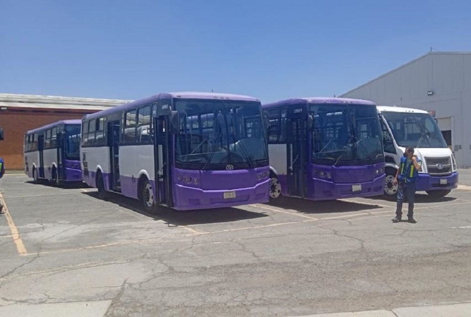 Dina-entrega-cuatro-autobuses-a-Enlaces-Turisticos-Tlaxcala