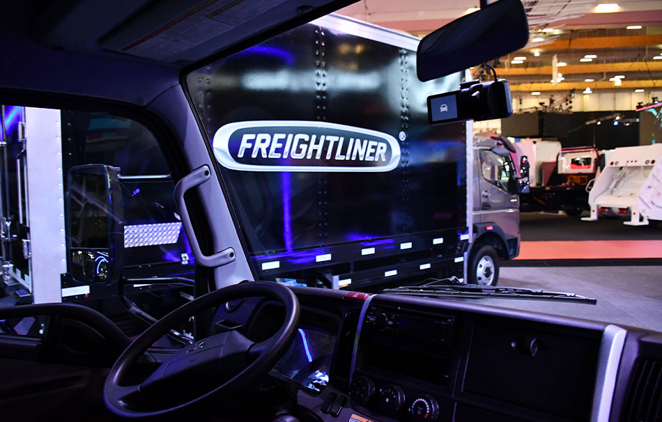 Integran Enlace Freightliner para FL360 715