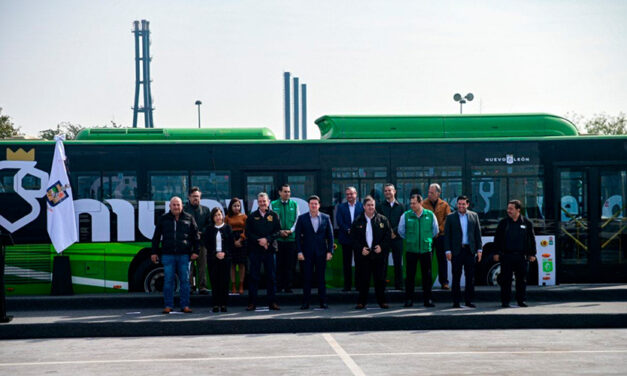 Banderazo de salida a 142 buses FOTON en Nuevo León