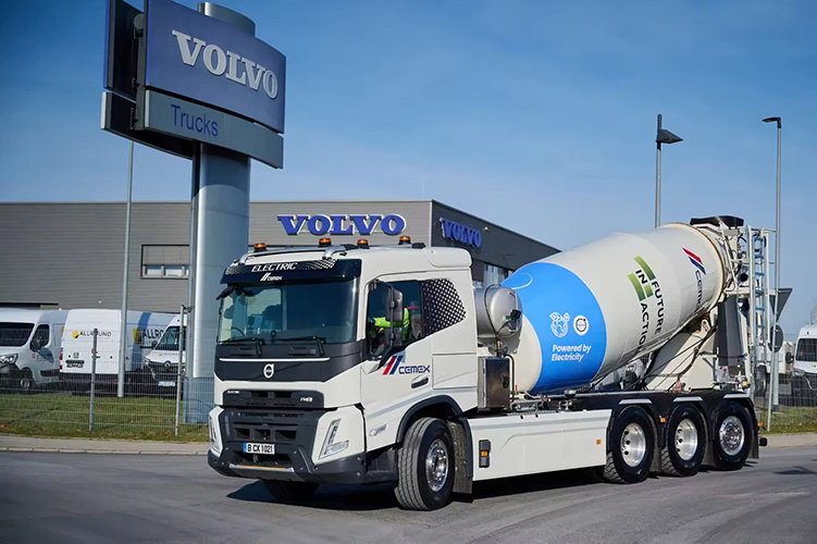 redaccionmagazzine@hotmail.com CEMEX recibe su primer camión Volvo eléctrico