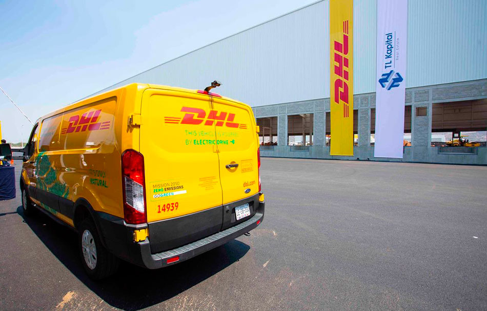 Crecera-centro-operativo-de-DHL-Express-en-Queretaro-magazzine-del-transporte