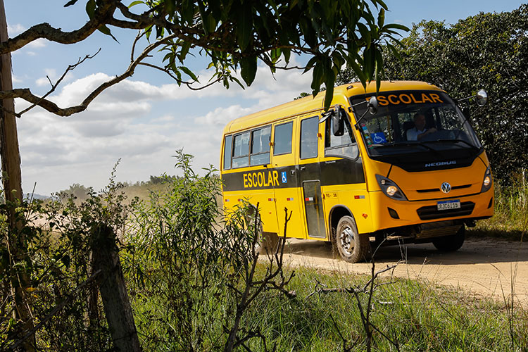 Entregará VWCO 5 mil 600 buses al programa Camino a la Escuela