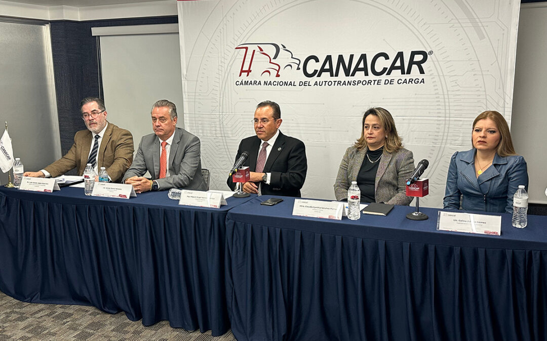 Presentan plataforma de administración aduanal Canacar Cumple