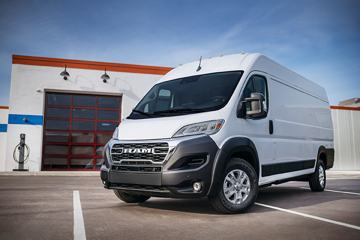 RAM presenta la nueva ProMaster Electric Van