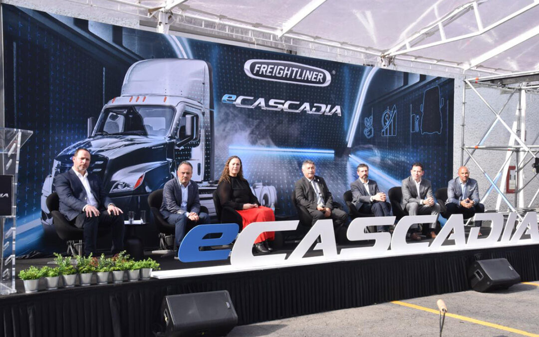 Entrega Freightliner los primeros eCascadia en México