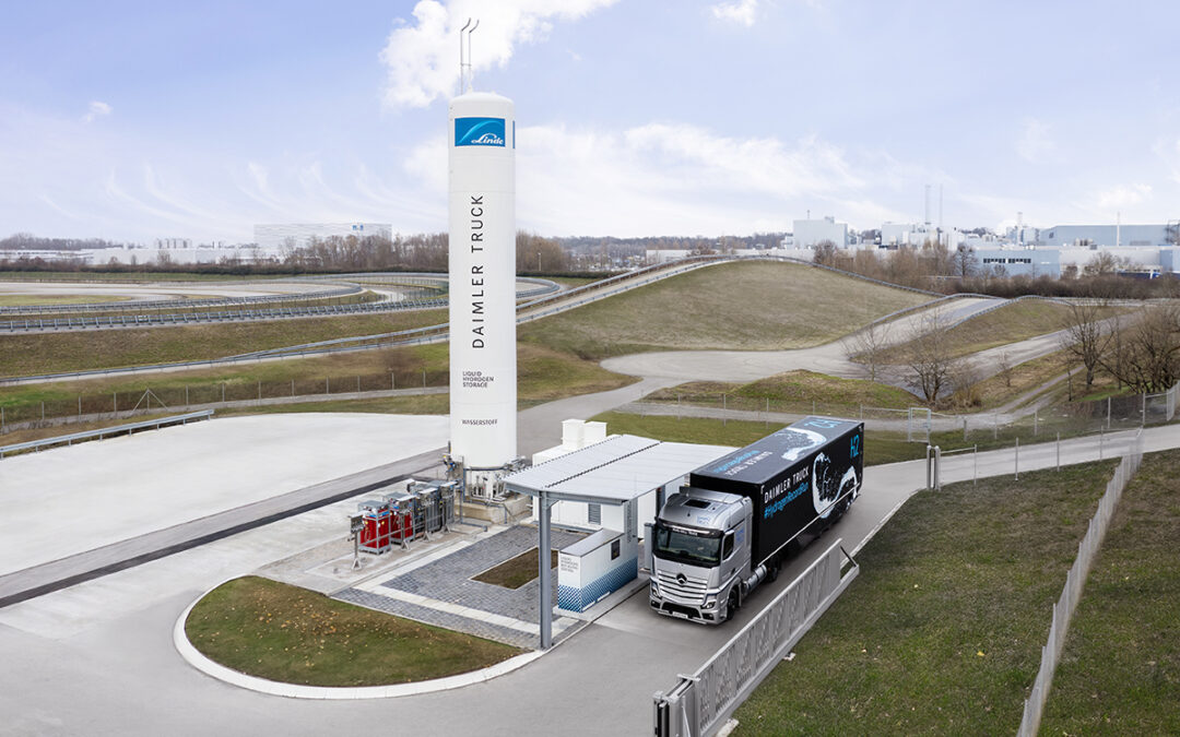 Daimler Truck y Linde ponen en marcha estación de carga de hidrógeno líquido