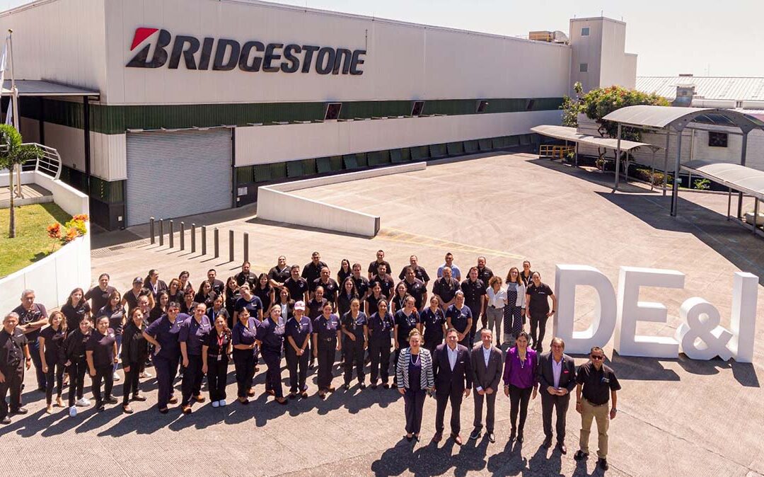 Incorpora Bridgestone primer grupo de mujeres en procesos de producción