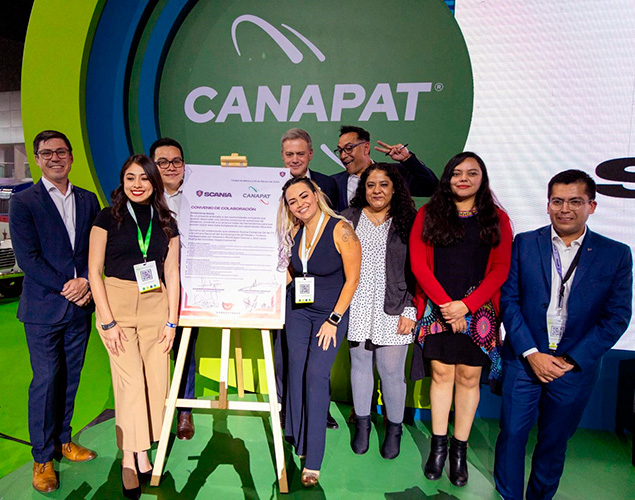Scania y CANAPAT lanzan programa de Conductoras para Buses