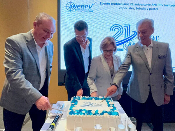 En su 21 aniversario, la ANERPV firma convenio con la COPARMEX
